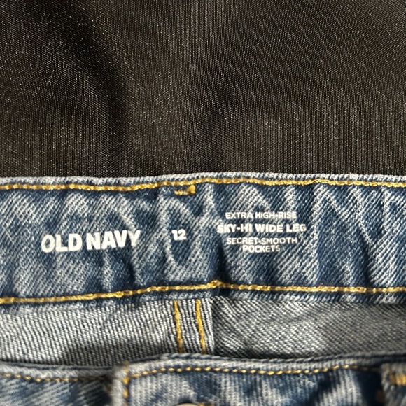 Old Navy Light Blue Distressed Straight Leg Jeans - Picture 2 of 3